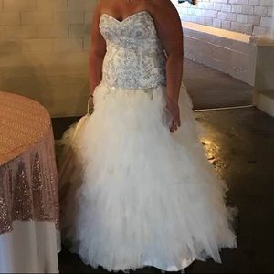 Wedding dress